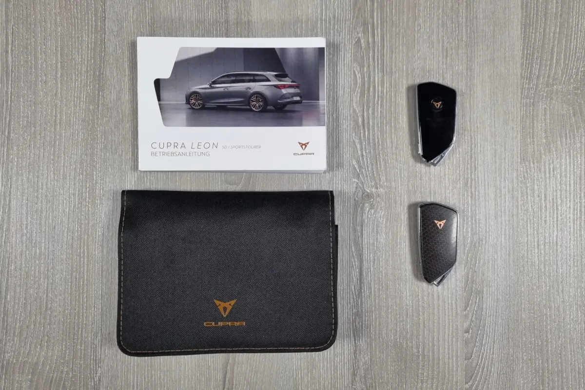 1.4 e-Hybrid 245pk VZ, Panoramadak, Carplay, Stoel & Stuurverwarming, Camera, Adaptive Cruise, Keyless.