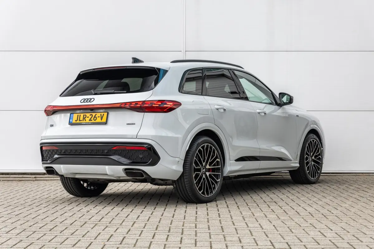 2.0 e-hybrid 367pk quattro S edition Competition | Panoramadak | Luchtvering | 21'' velgen | 360° camera