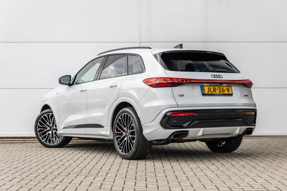 2.0 e-hybrid 367pk quattro S edition Competition | Panoramadak | Luchtvering | 21'' velgen | 360° camera
