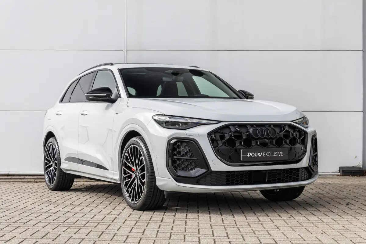 2.0 e-hybrid 367pk quattro S edition Competition | Panoramadak | Luchtvering | 21'' velgen | 360° camera