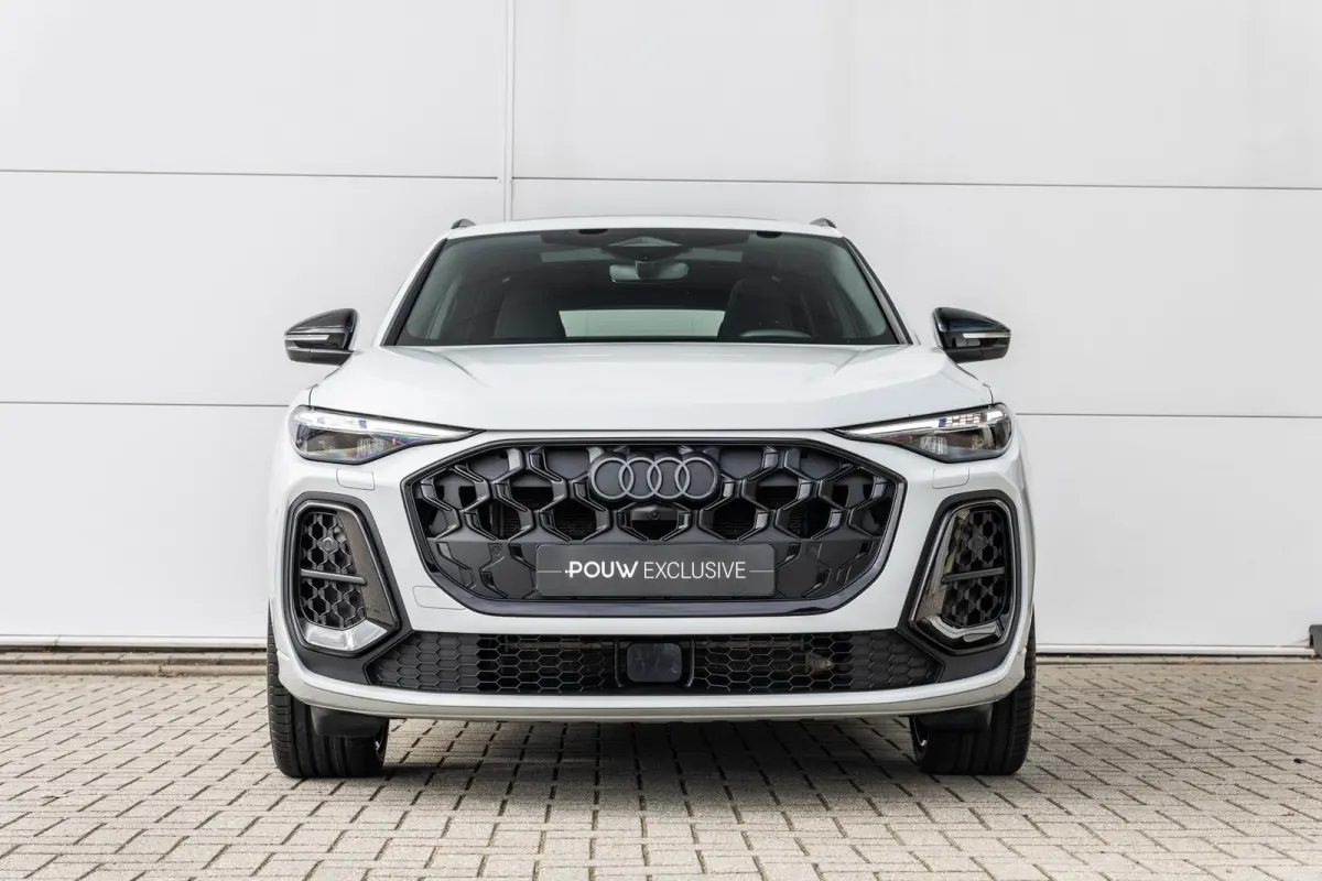 2.0 e-hybrid 367pk quattro S edition Competition | Panoramadak | Luchtvering | 21'' velgen | 360° camera