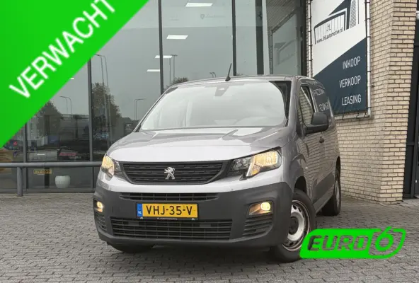 1.5 BlueHDI Premium*AUTO.*A/C*CRUISE*PDC*NAVI*