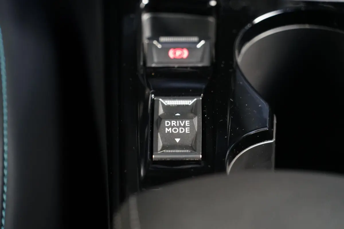 1.2 PureTech Allure Pack, NL, LED, CarPlay, cam.