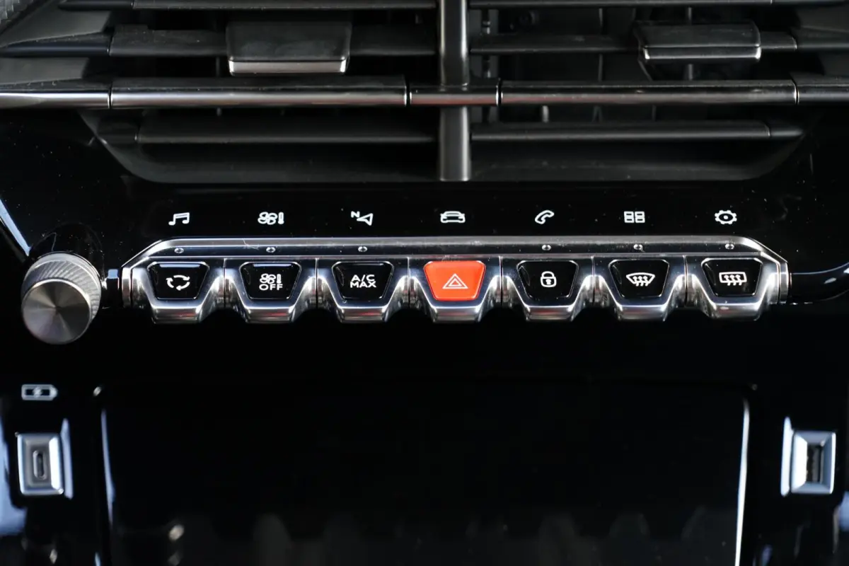 1.2 PureTech Allure Pack, NL, LED, CarPlay, cam.