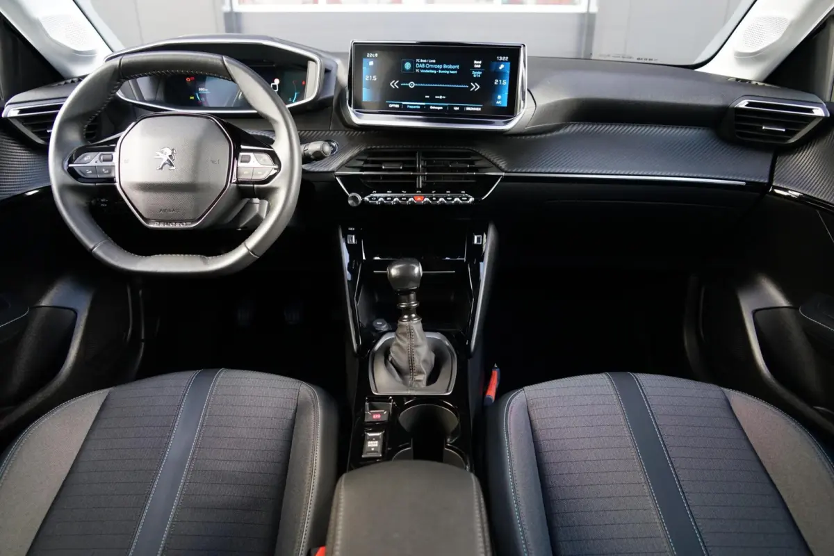 1.2 PureTech Allure Pack, NL, LED, CarPlay, cam.