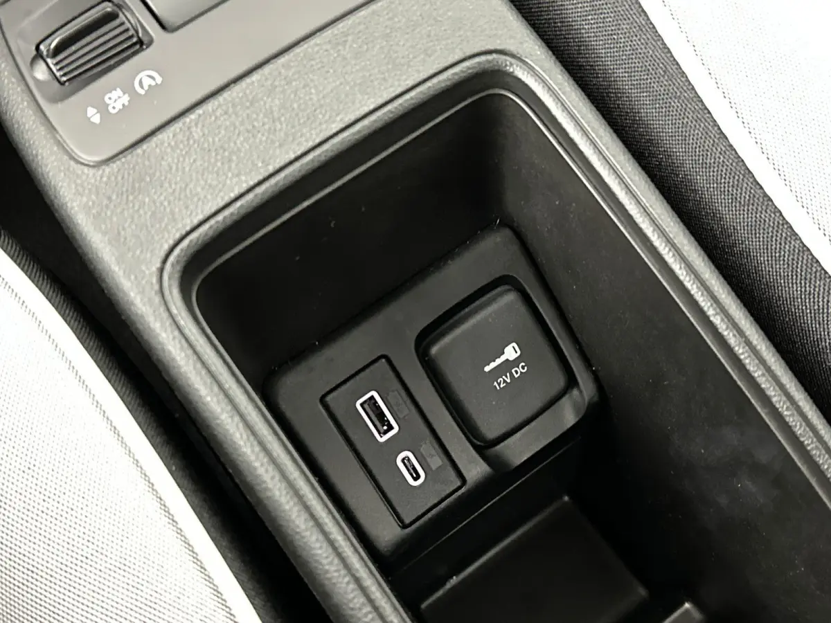 1.0 Hybrid Torino Launch Edition | DEMOVOORDEEL | Cruise Control | PDC | Apple Carplay/Android Auto | 2+6 JAAR GARANTIE |
