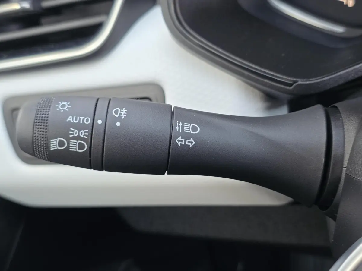 1.6 E-Tech Hybrid 145 Techno