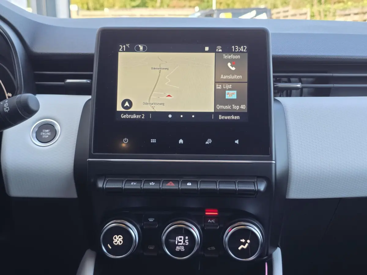 1.6 E-Tech Hybrid 145 Techno