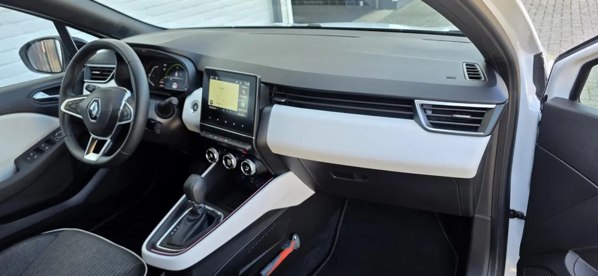 1.6 E-Tech Hybrid 145 Techno