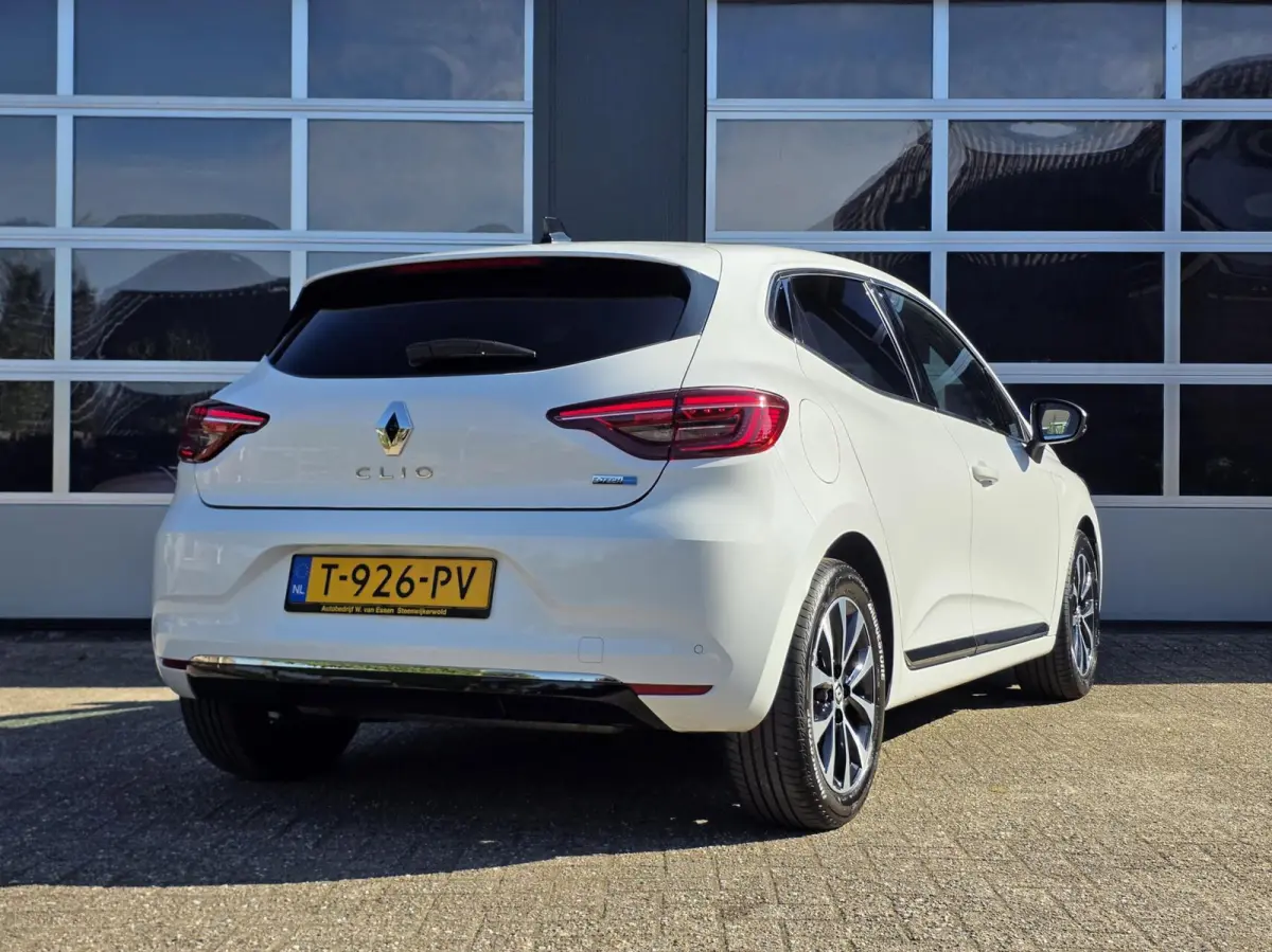 1.6 E-Tech Hybrid 145 Techno
