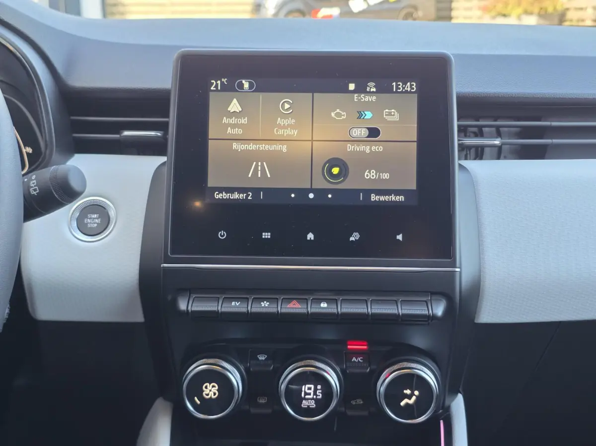 1.6 E-Tech Hybrid 145 Techno