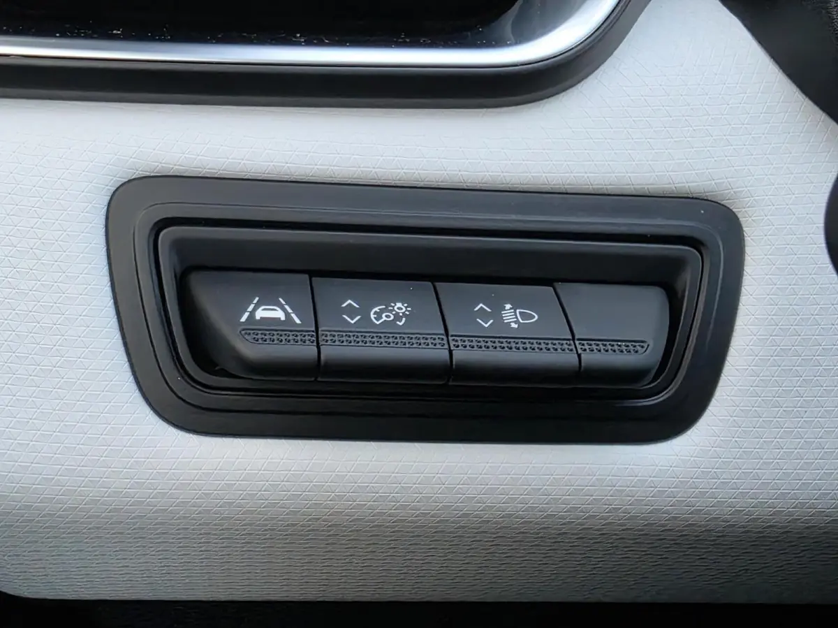 1.6 E-Tech Hybrid 145 Techno