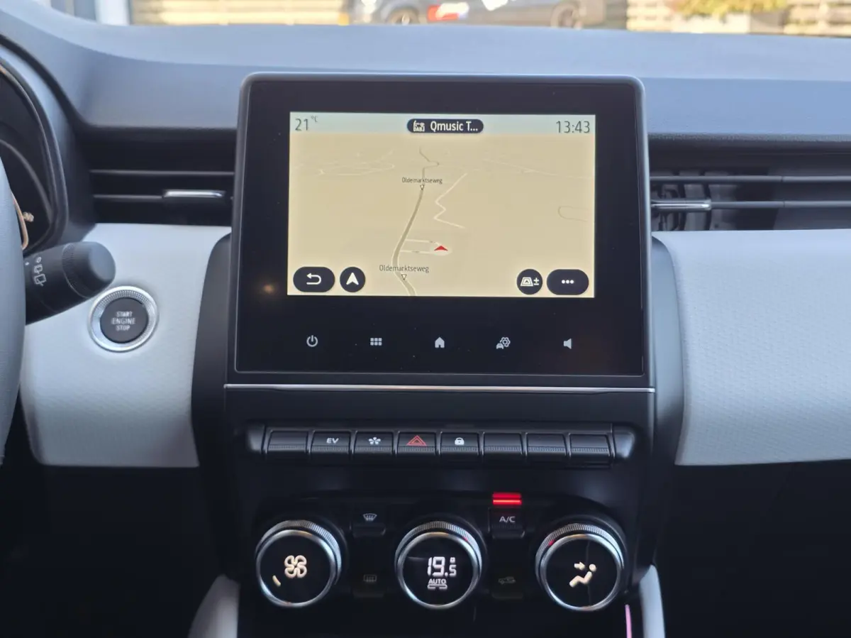 1.6 E-Tech Hybrid 145 Techno