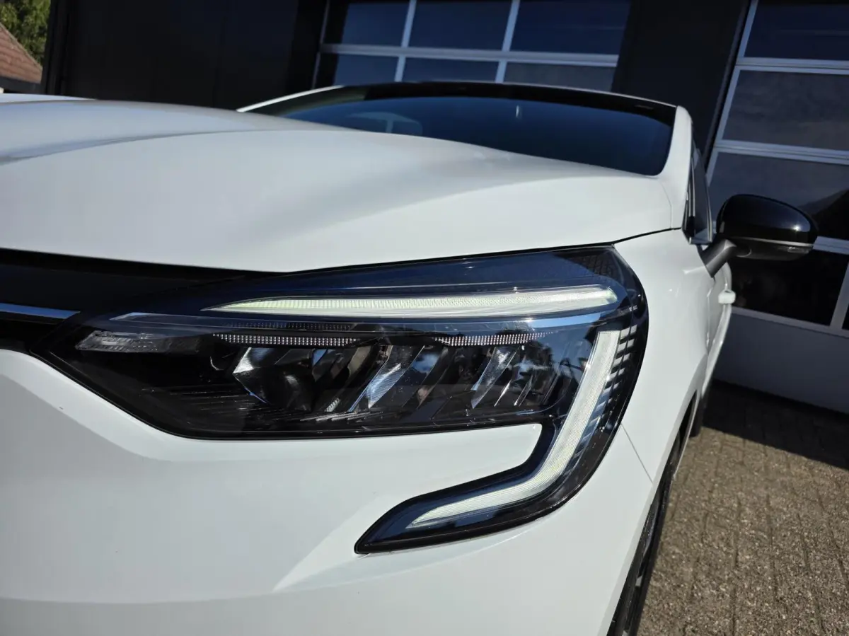 1.6 E-Tech Hybrid 145 Techno