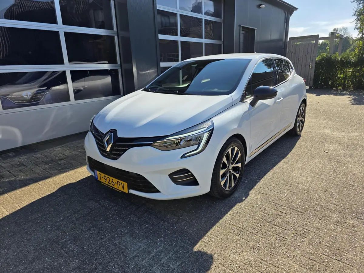 1.6 E-Tech Hybrid 145 Techno