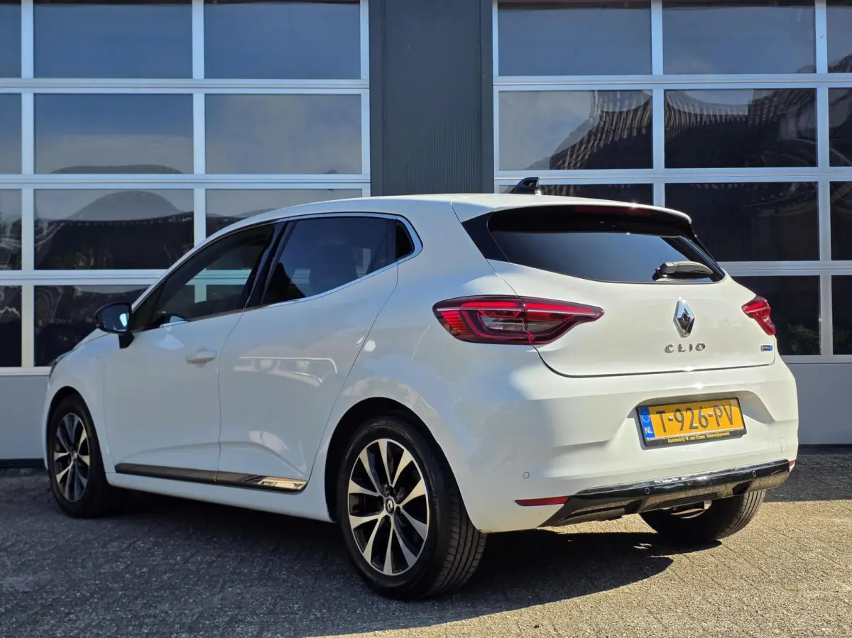1.6 E-Tech Hybrid 145 Techno