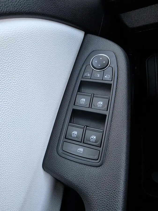 1.6 E-Tech Hybrid 145 Techno