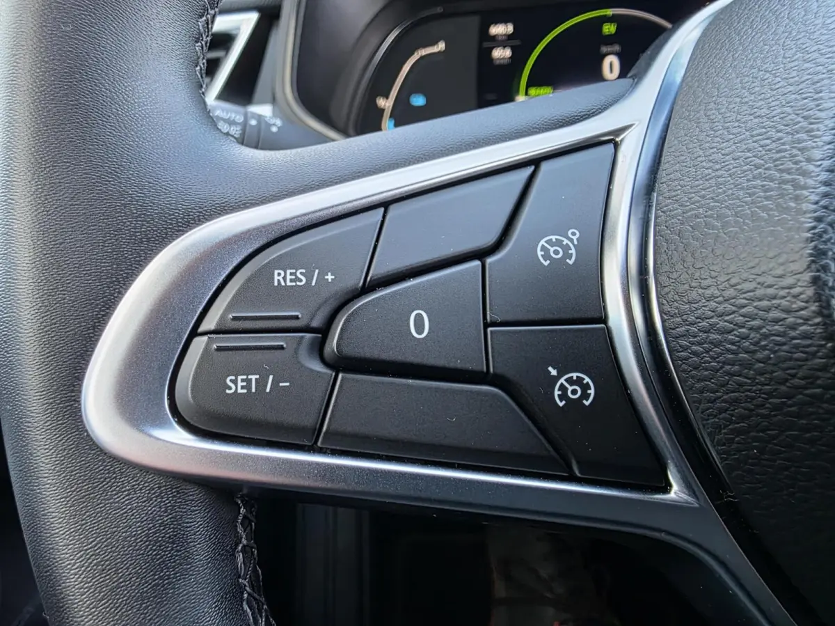 1.6 E-Tech Hybrid 145 Techno