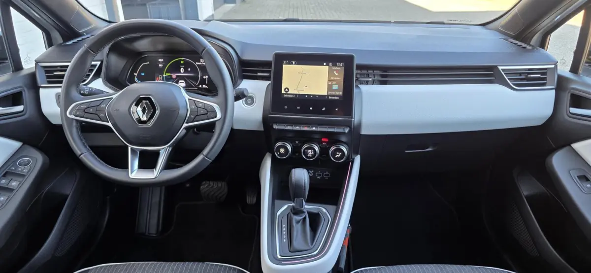 1.6 E-Tech Hybrid 145 Techno