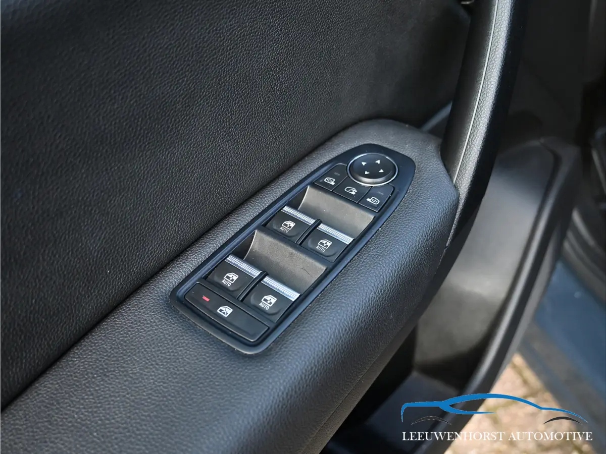 1.3 TCe 130 Intens, camera, navi, clima, cruise, pdc, trekhaak 1.500 kg, dealer auto