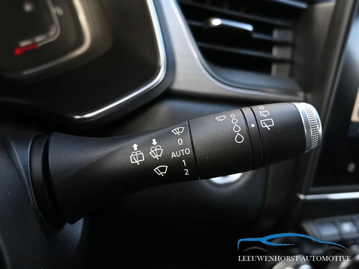 1.3 TCe 130 Intens, camera, navi, clima, cruise, pdc, trekhaak 1.500 kg, dealer auto