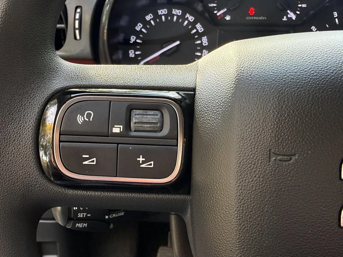 1.2 PureTech C-Series | Trekhaak | PDC | Climate control | Apple Carplay/Android Auto | LM Velgen |