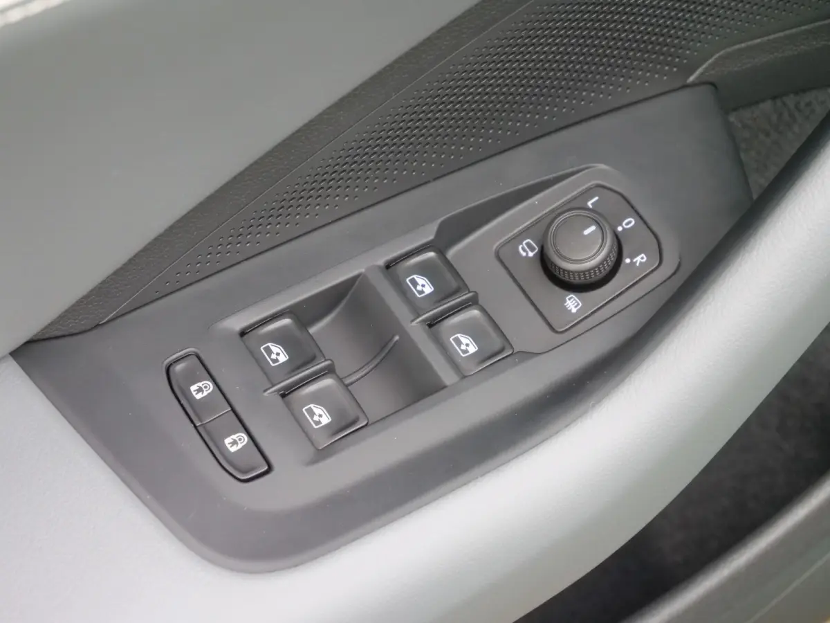 1.5 eTSI Edition 150 Pk Automaat Navigatie / DAB / Apple Carplay / 360 camera / Trekhaak / Parkeerassistent
