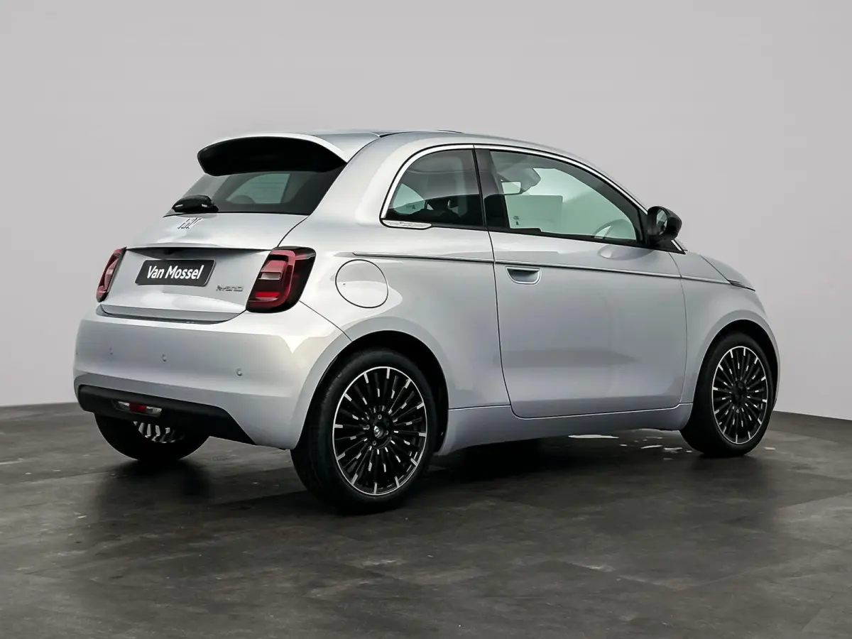 1.0 Hybrid La Prima | Applecarplay&Androidauto | Camera | Navigatie | Stoelverwarming | Panoramadak | Keyless | 2+6 jaar garantie |