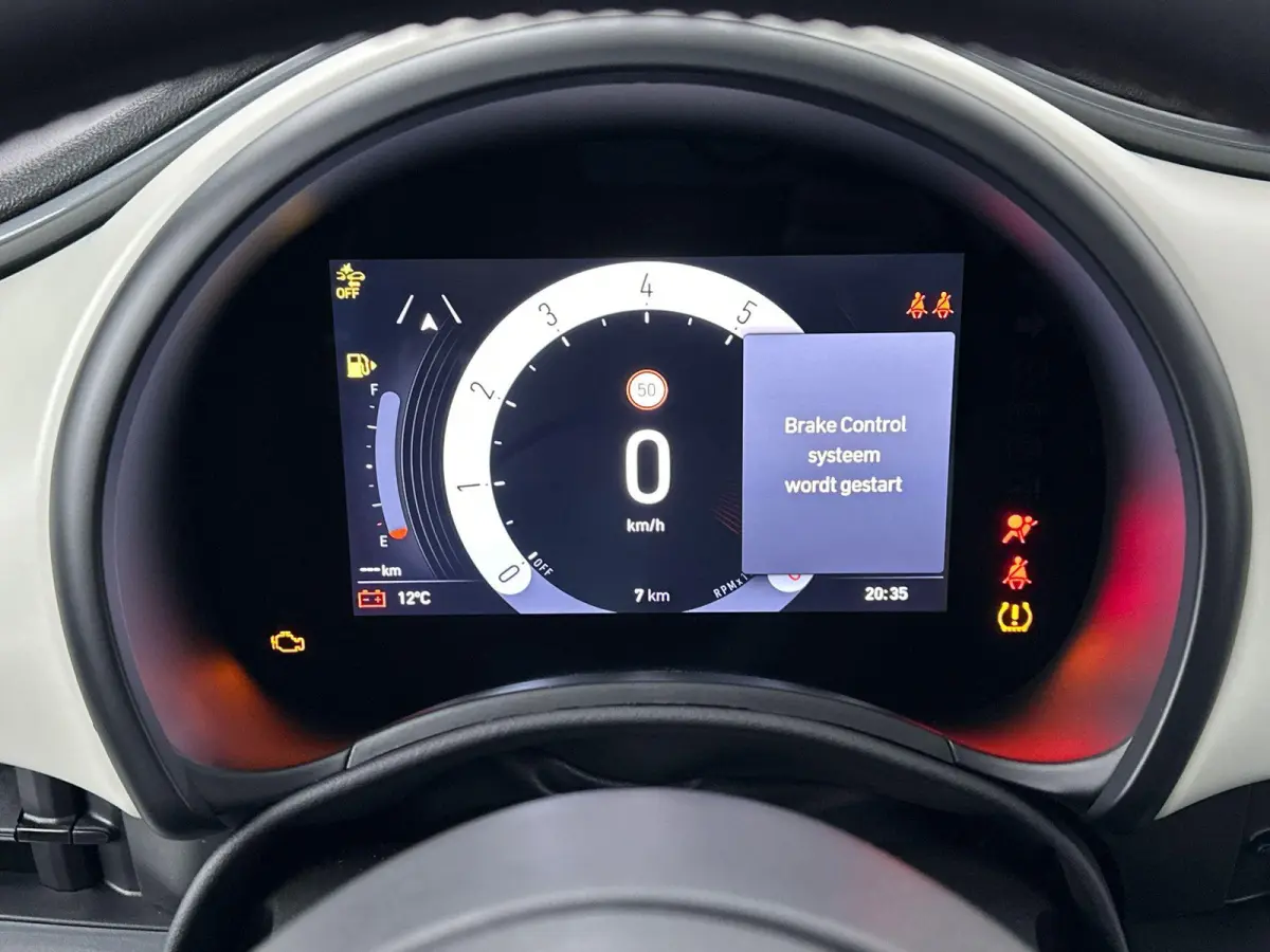 1.0 Hybrid La Prima | Applecarplay&Androidauto | Camera | Navigatie | Stoelverwarming | Panoramadak | Keyless | 2+6 jaar garantie |