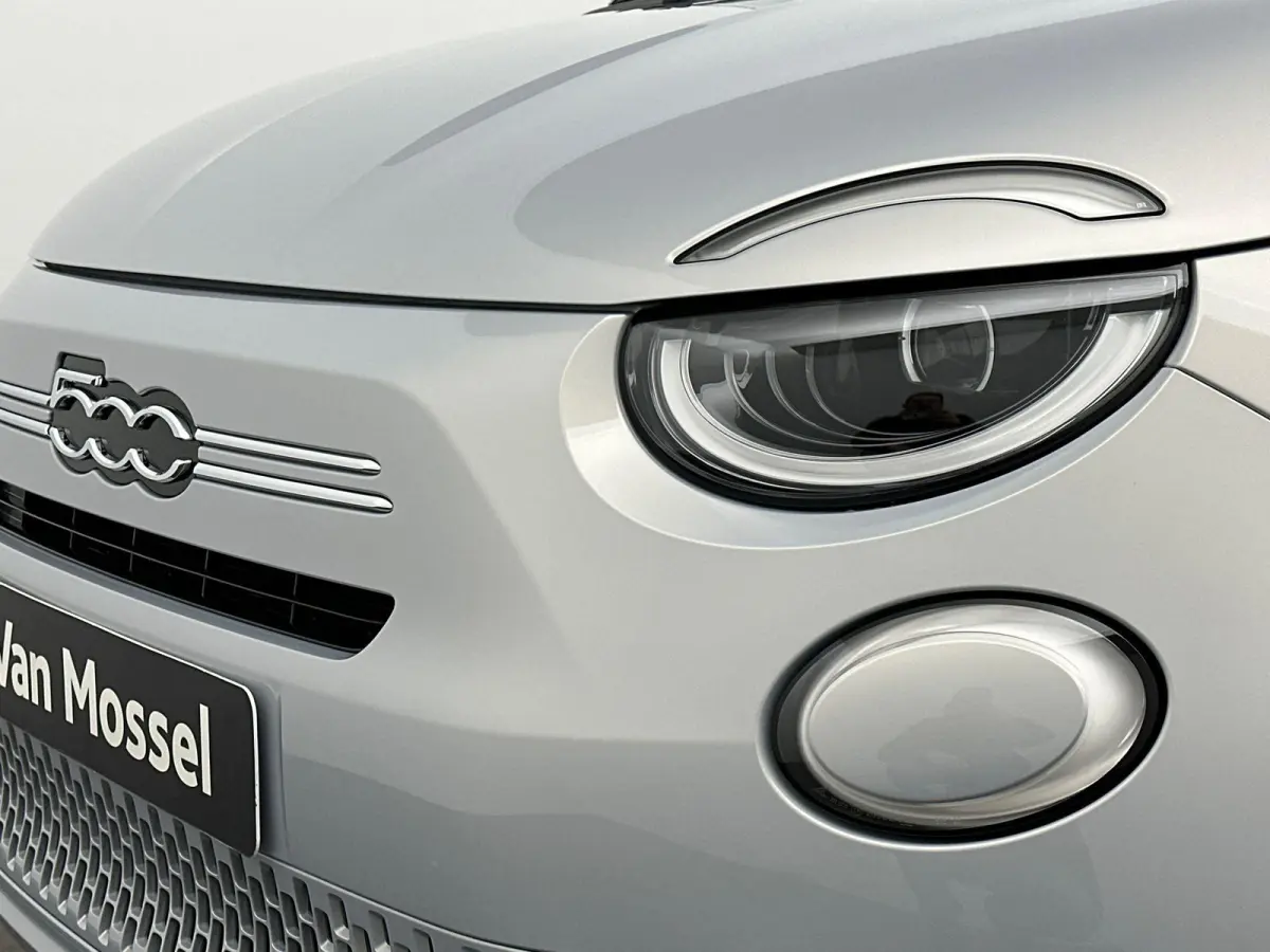 1.0 Hybrid La Prima | Applecarplay&Androidauto | Camera | Navigatie | Stoelverwarming | Panoramadak | Keyless | 2+6 jaar garantie |