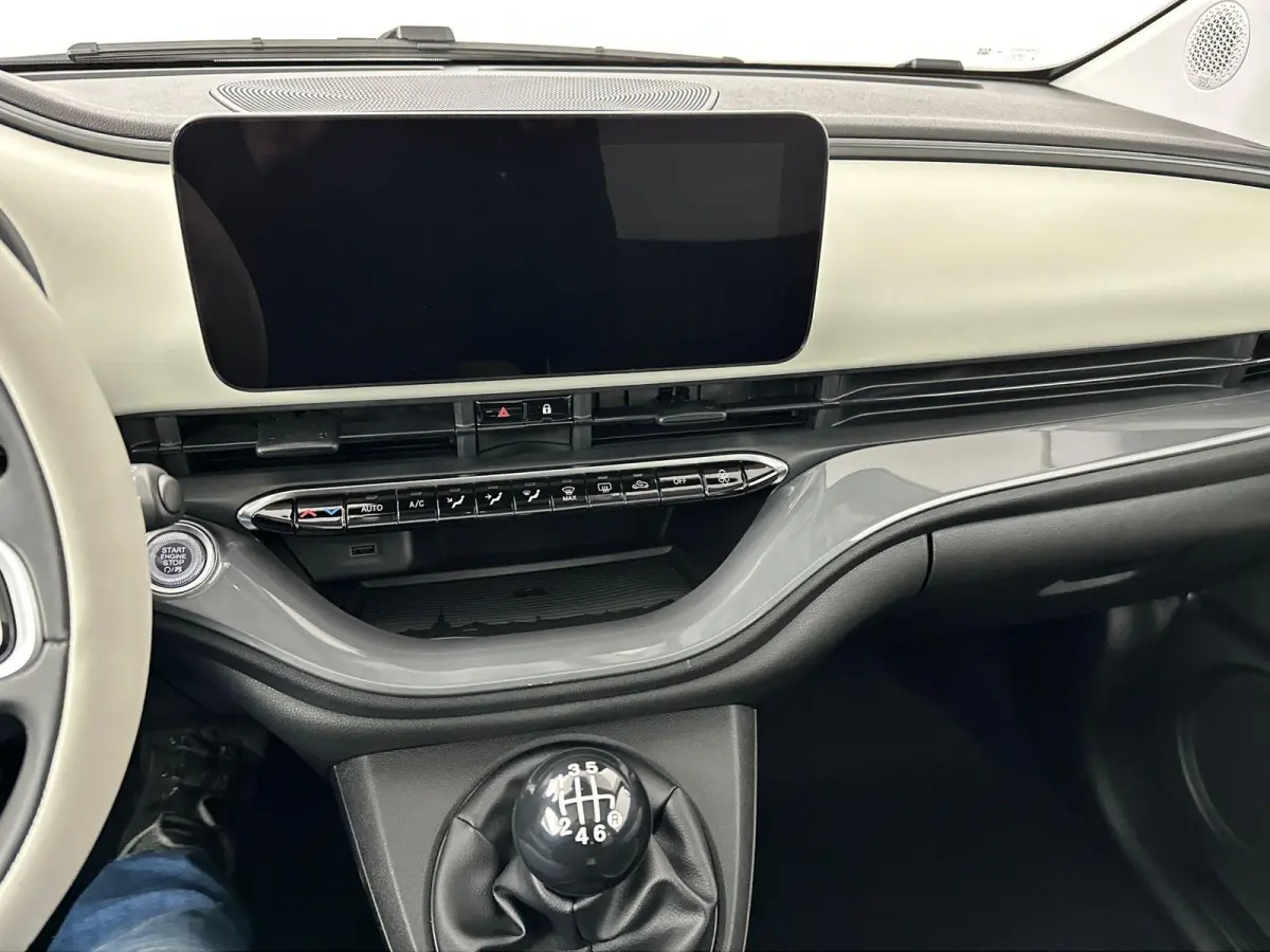 1.0 Hybrid La Prima | Applecarplay&Androidauto | Camera | Navigatie | Stoelverwarming | Panoramadak | Keyless | 2+6 jaar garantie |