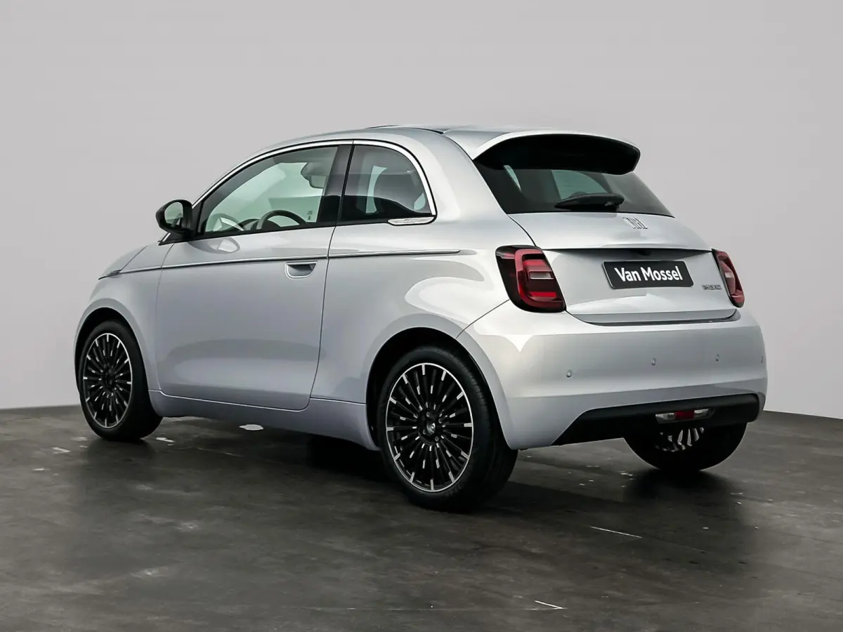 1.0 Hybrid La Prima | Applecarplay&Androidauto | Camera | Navigatie | Stoelverwarming | Panoramadak | Keyless | 2+6 jaar garantie |