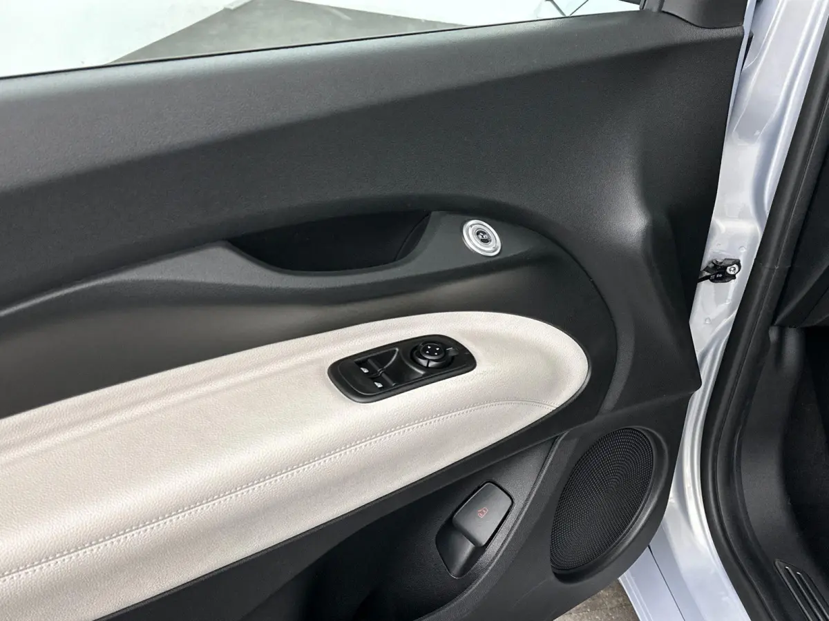 1.0 Hybrid La Prima | Applecarplay&Androidauto | Camera | Navigatie | Stoelverwarming | Panoramadak | Keyless | 2+6 jaar garantie |
