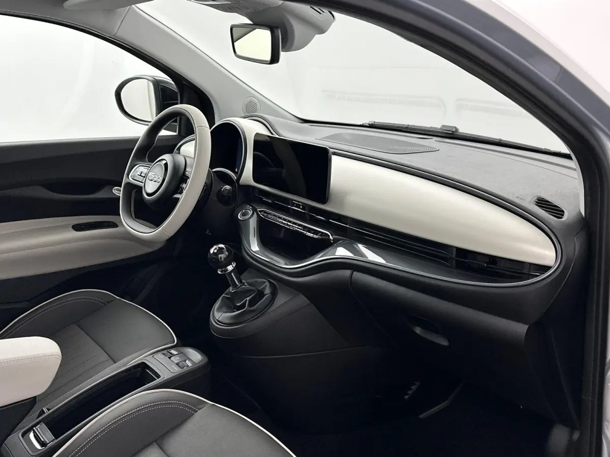 1.0 Hybrid La Prima | Applecarplay&Androidauto | Camera | Navigatie | Stoelverwarming | Panoramadak | Keyless | 2+6 jaar garantie |