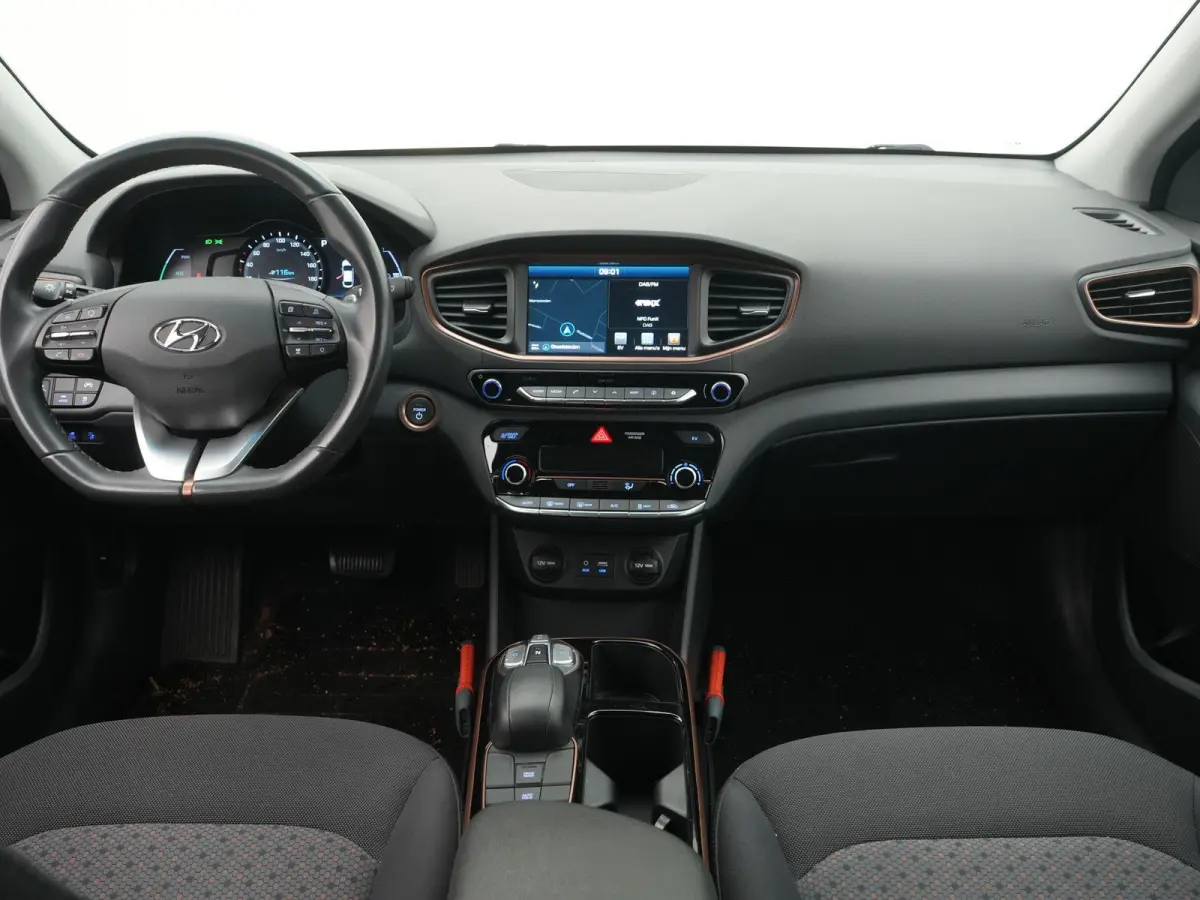 Comfort EV | Achteruitrijcamera | Navigatie | DAB+ | ACC | Lane Assist |