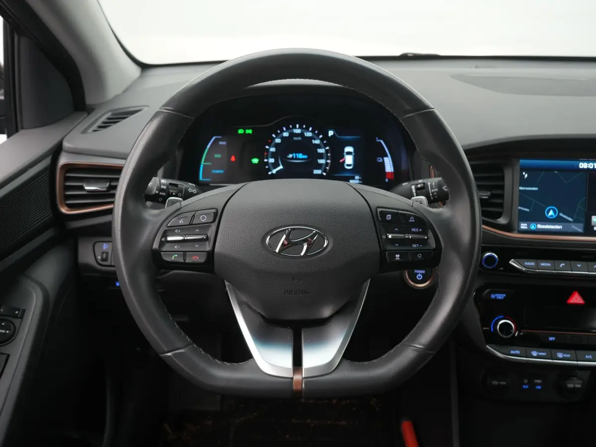 Comfort EV | Achteruitrijcamera | Navigatie | DAB+ | ACC | Lane Assist |