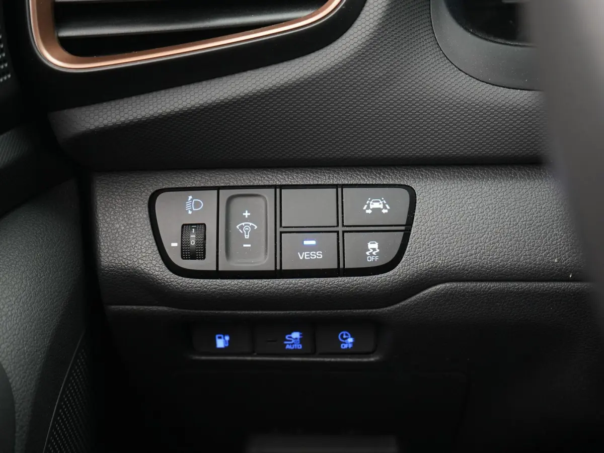 Comfort EV | Achteruitrijcamera | Navigatie | DAB+ | ACC | Lane Assist |