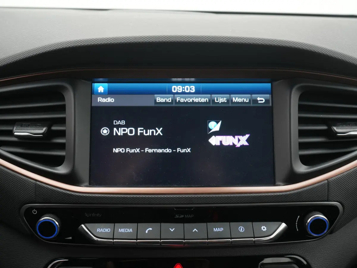 Comfort EV | Achteruitrijcamera | Navigatie | DAB+ | ACC | Lane Assist |