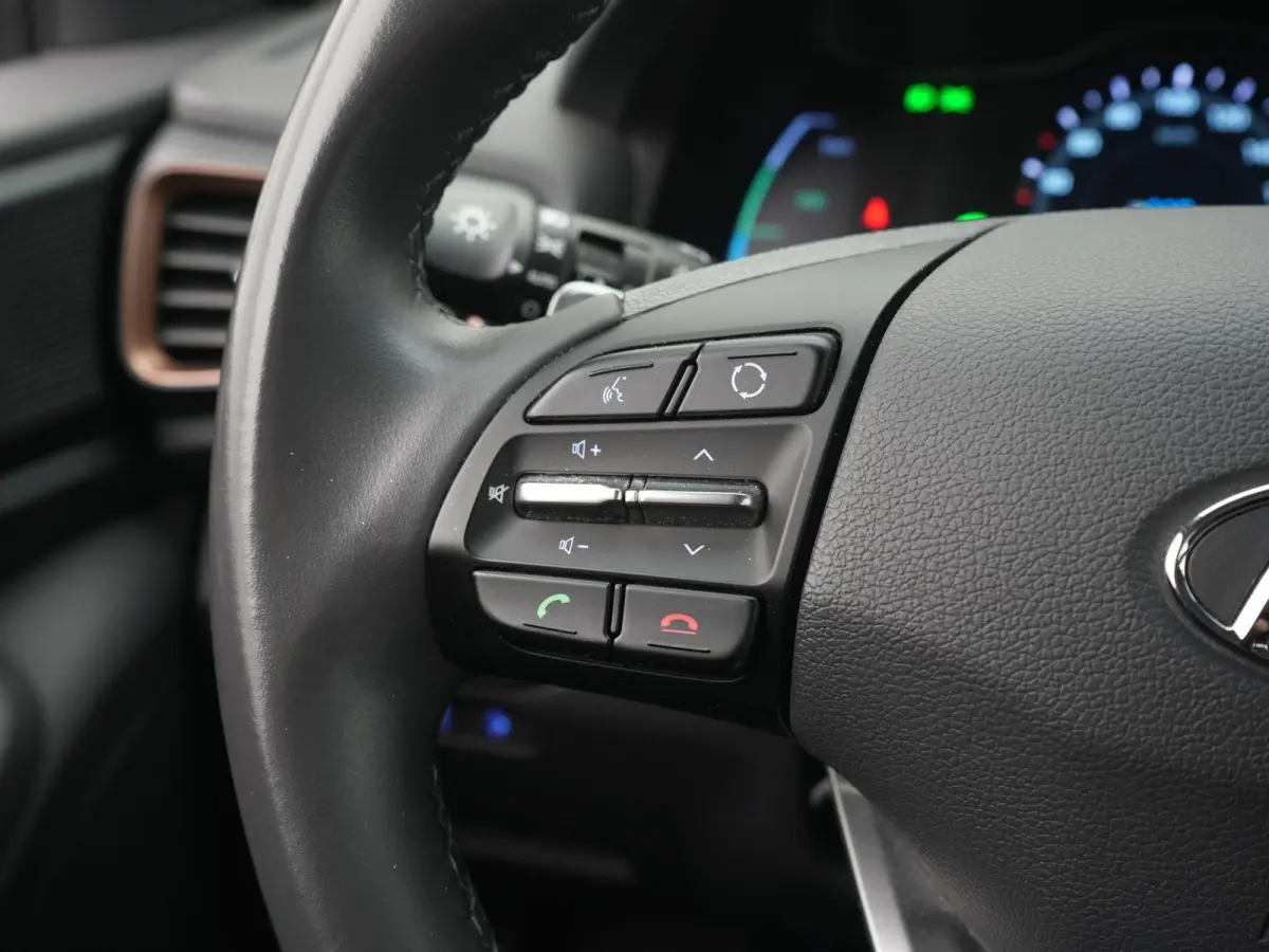 Comfort EV | Achteruitrijcamera | Navigatie | DAB+ | ACC | Lane Assist |