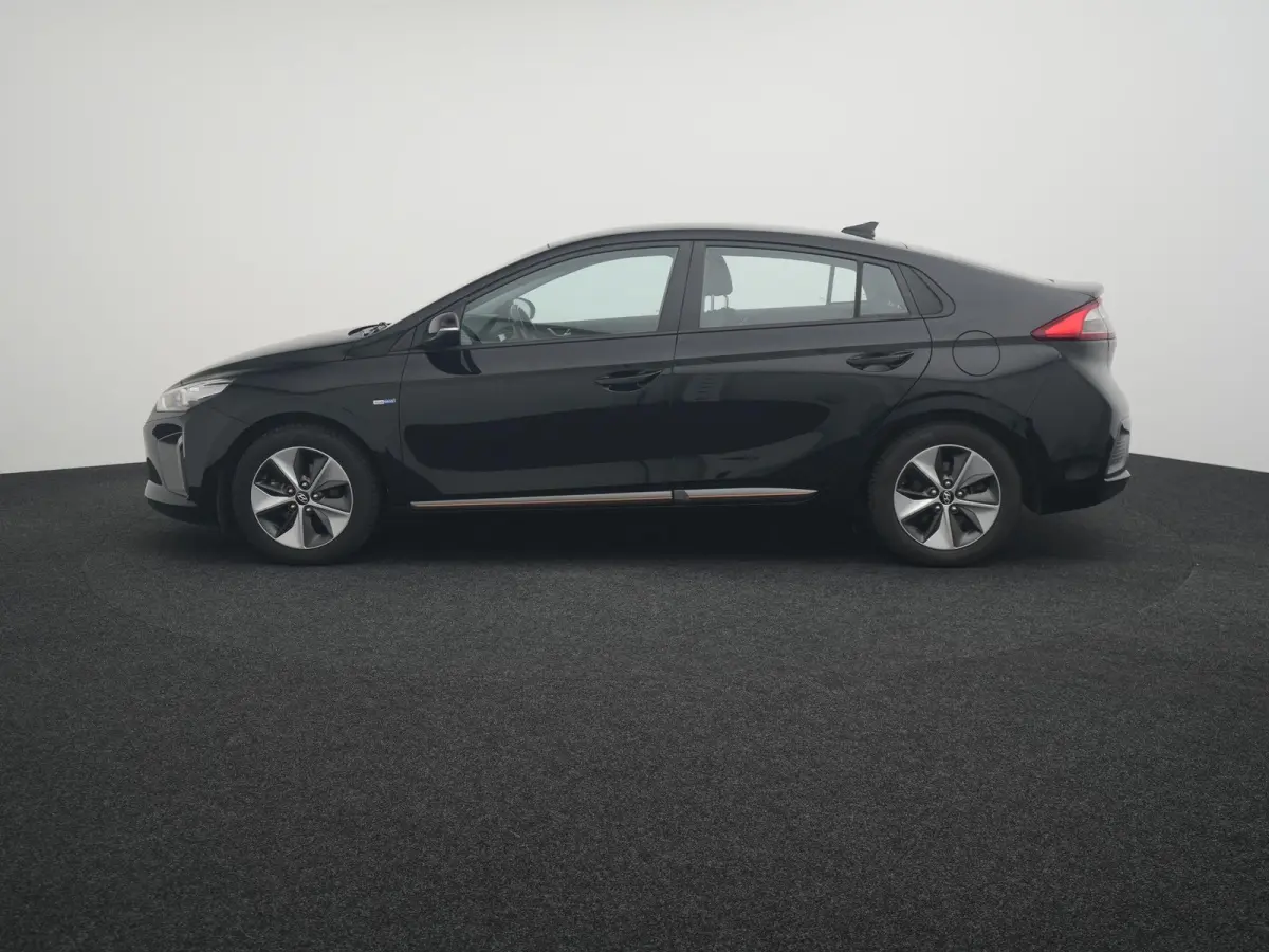 Comfort EV | Achteruitrijcamera | Navigatie | DAB+ | ACC | Lane Assist |