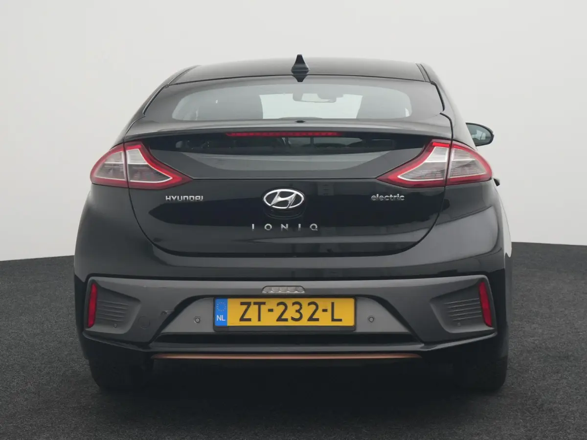 Comfort EV | Achteruitrijcamera | Navigatie | DAB+ | ACC | Lane Assist |