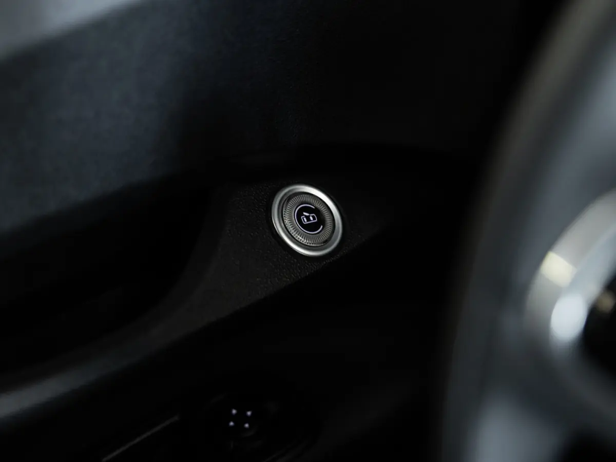 Urban 24 kWh l SoH 93% l AUT.l Keyless l Virtueel cockpit l BTW auto l 1ste. eig. l Dealer onderhouden l ALS NIEUW