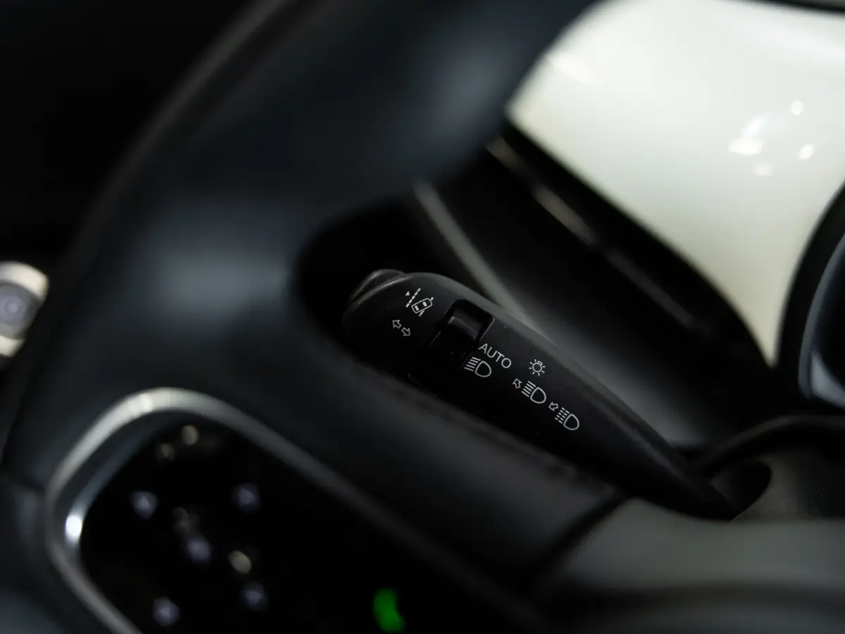 Urban 24 kWh l SoH 93% l AUT.l Keyless l Virtueel cockpit l BTW auto l 1ste. eig. l Dealer onderhouden l ALS NIEUW