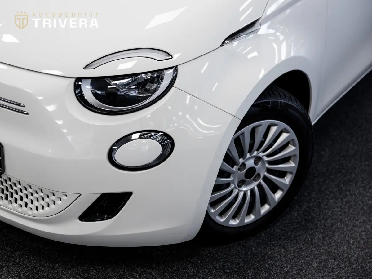 Urban 24 kWh l SoH 93% l AUT.l Keyless l Virtueel cockpit l BTW auto l 1ste. eig. l Dealer onderhouden l ALS NIEUW