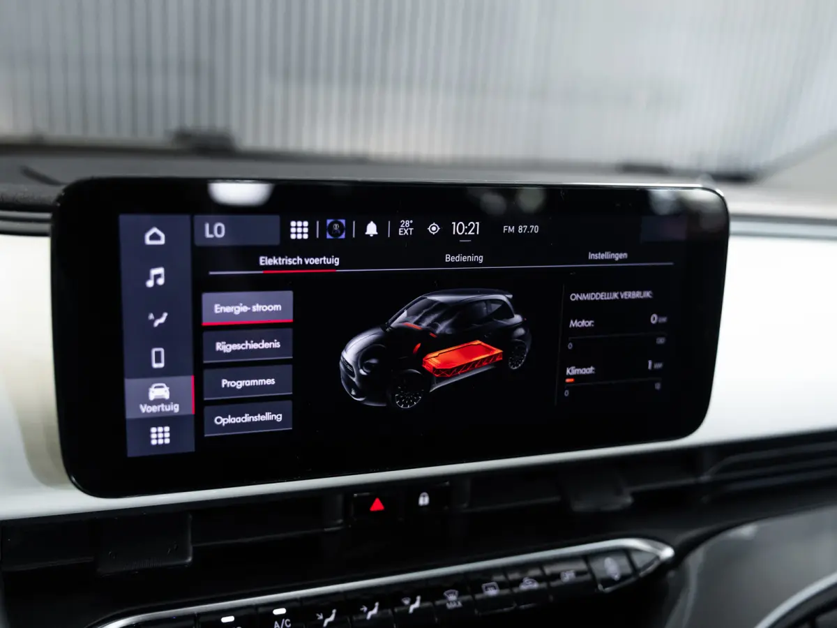 Urban 24 kWh l SoH 93% l AUT.l Keyless l Virtueel cockpit l BTW auto l 1ste. eig. l Dealer onderhouden l ALS NIEUW