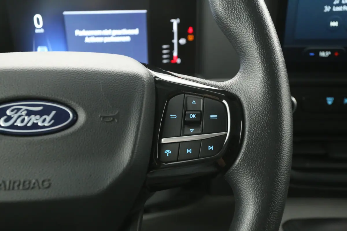 2.0 TDCI L1H1 | Airco | Cruise | Camera | Carplay | 3 Zits | Virtual | Parkeersens. | LED
