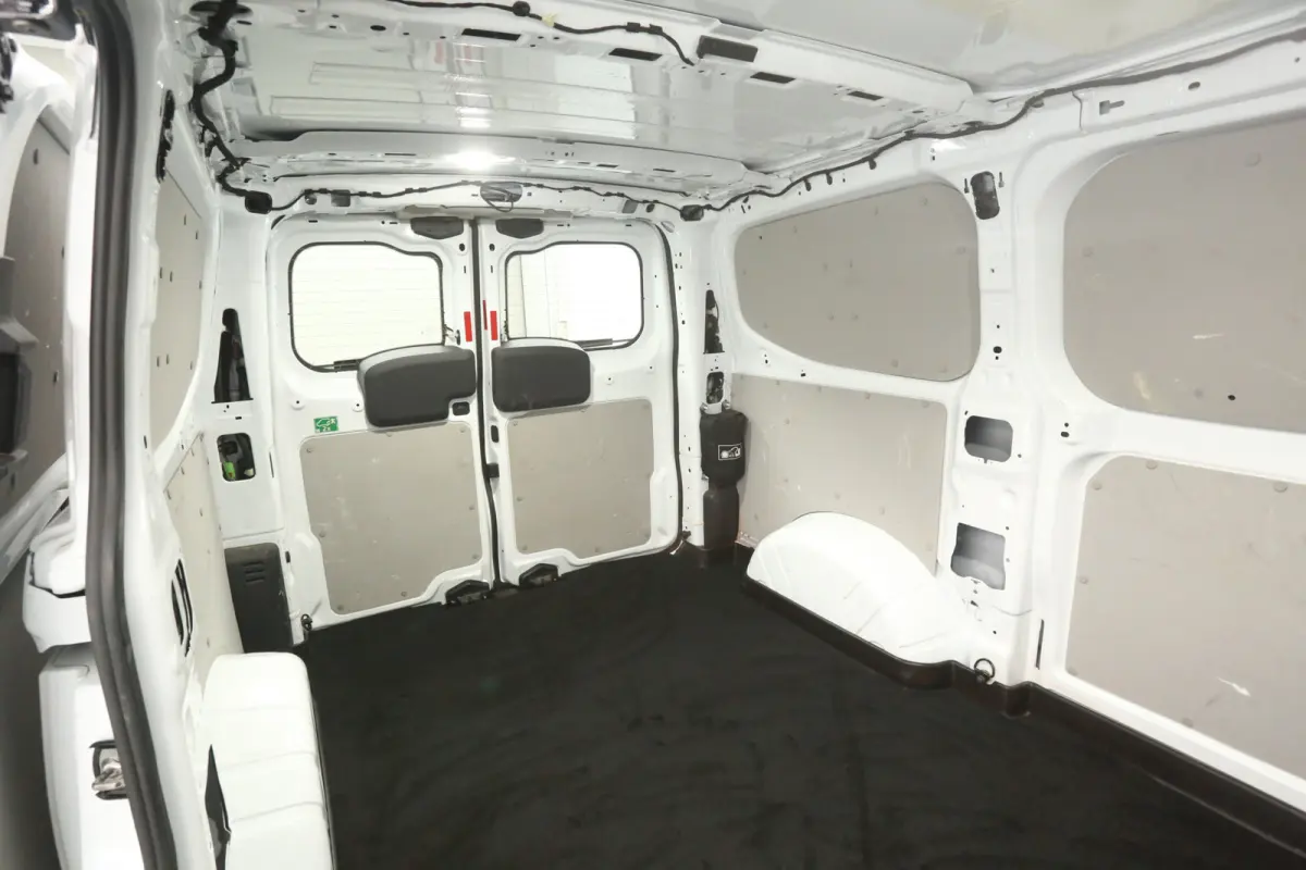 2.0 TDCI L1H1 | Airco | Cruise | Camera | Carplay | 3 Zits | Virtual | Parkeersens. | LED