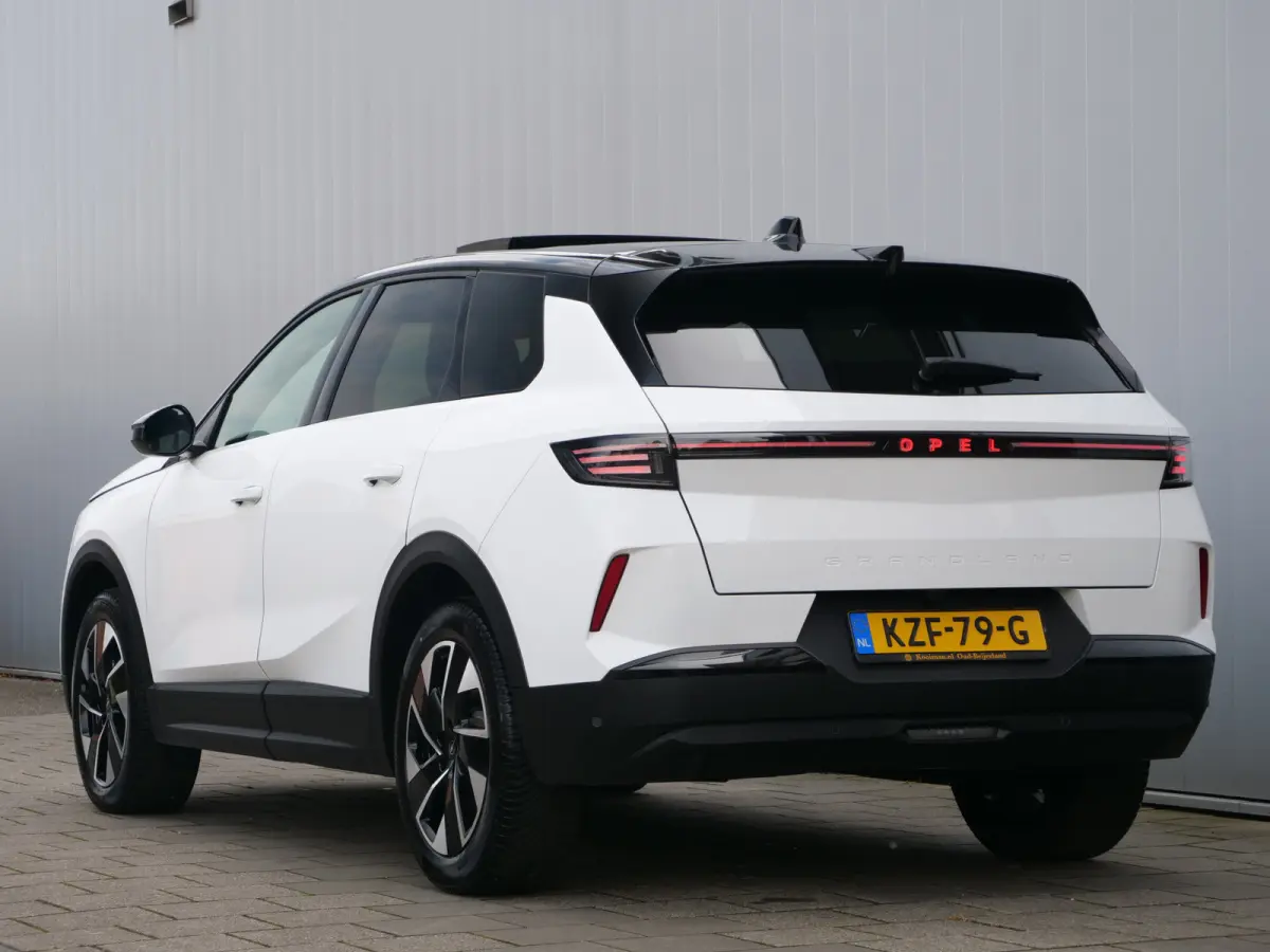 1.2 Turbo Hybrid GS 145 Pk Automaat Navigatie / DAB / Apple Carplay / Pano-dak / Winterpack