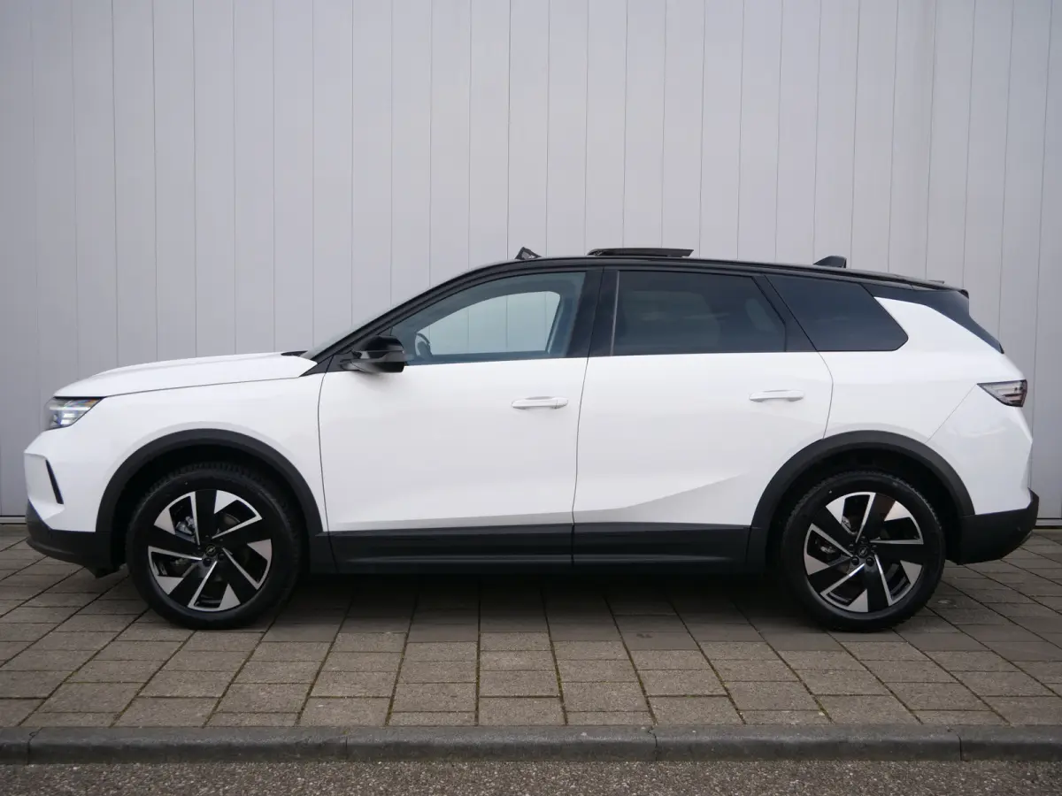 1.2 Turbo Hybrid GS 145 Pk Automaat Navigatie / DAB / Apple Carplay / Pano-dak / Winterpack