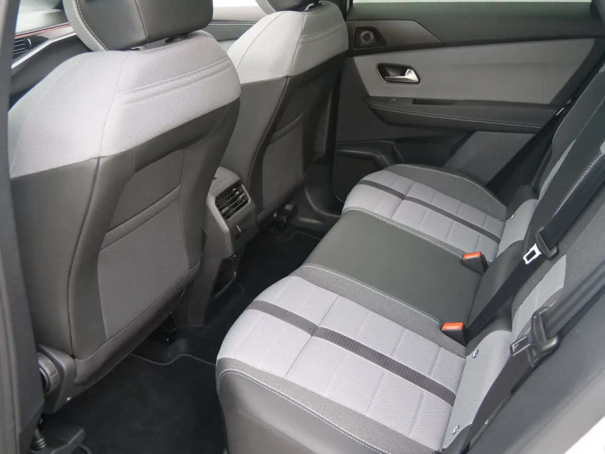 1.2 Turbo Hybrid GS 145 Pk Automaat Navigatie / DAB / Apple Carplay / Pano-dak / Winterpack